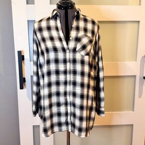 Isabel Maternity by Ingrid & Isabel Black White Plaid Flannel Shirt  Small Rayon